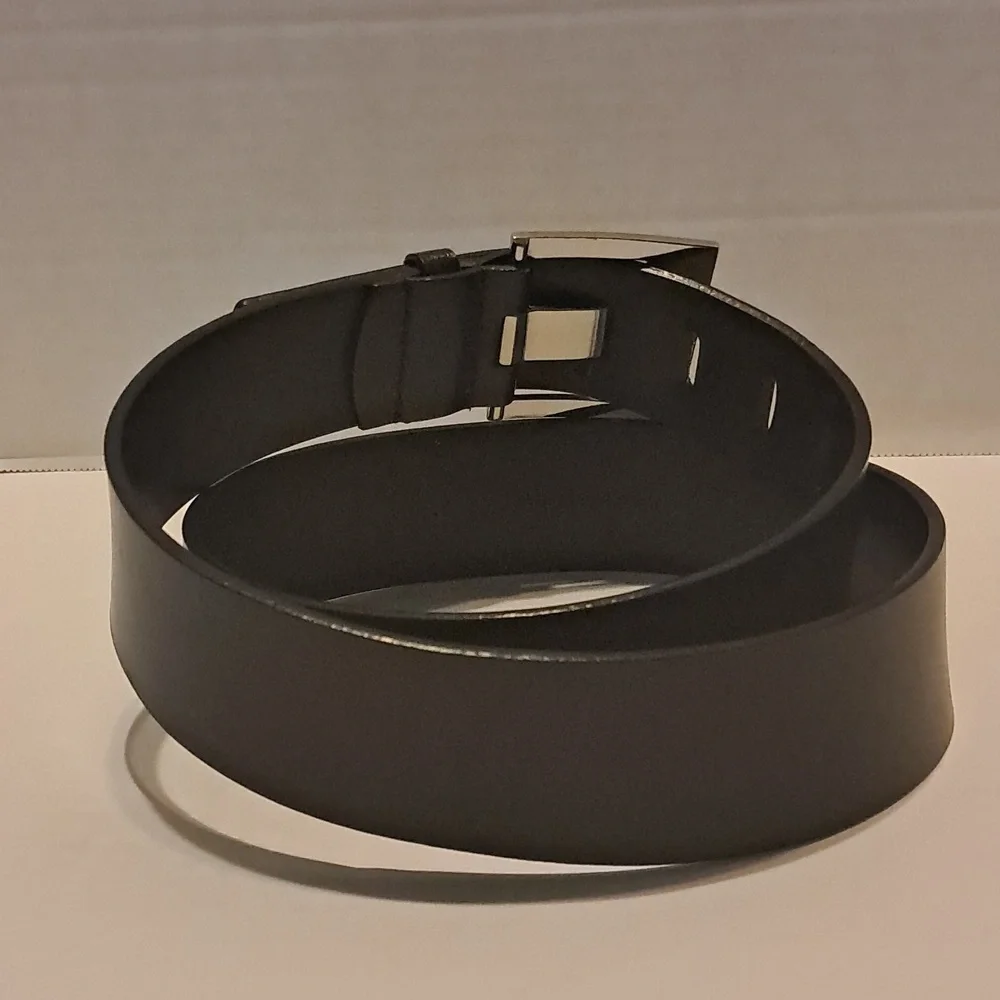 Anne Klein Women Brown Leather Belt Size L  Lion Logo Wide Classic Preowned